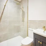 Host & - Flat 1 At Temperance House Apartment *