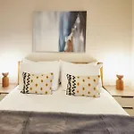Host & - Flat 1 At Temperance House Apartment *